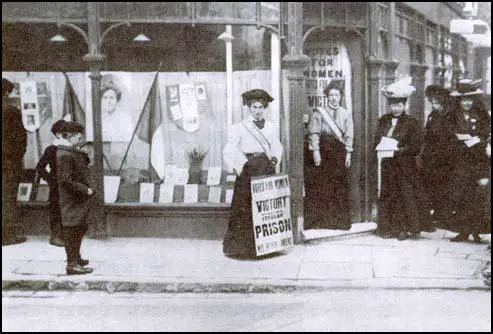 Evelyn Sharp selling Votes for Women (1909)