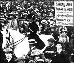 The Women's Pilgrimage in 1913.