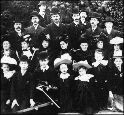 Labour Church congregation in Ashton in 1901